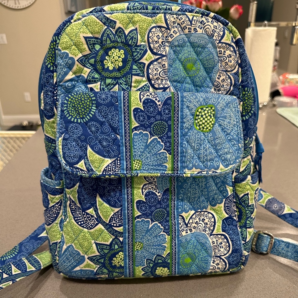 VERA BRADLEY Green Quilted Doodle Daisy Blue Floral Backpack
